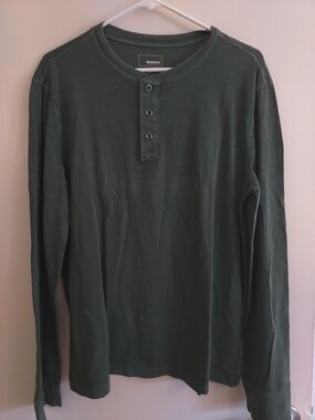 Sonoma Men's Long-Sleeve Henley Shirt in Forest Green